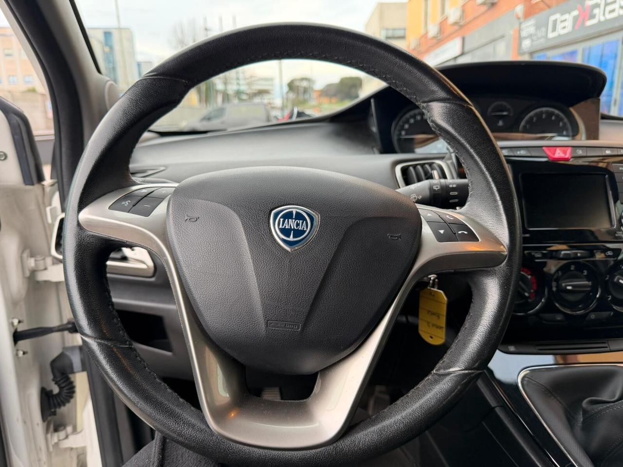 Lancia Ypsilon 1.2 69 CV 5 porte Gold