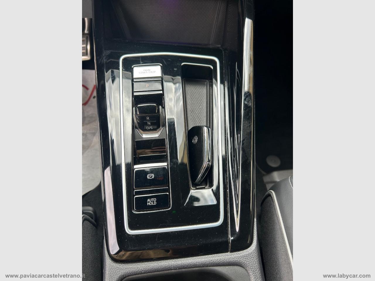 VOLKSWAGEN Golf 1.5 eTSI 130 CV EVO ACT DSG R-Line