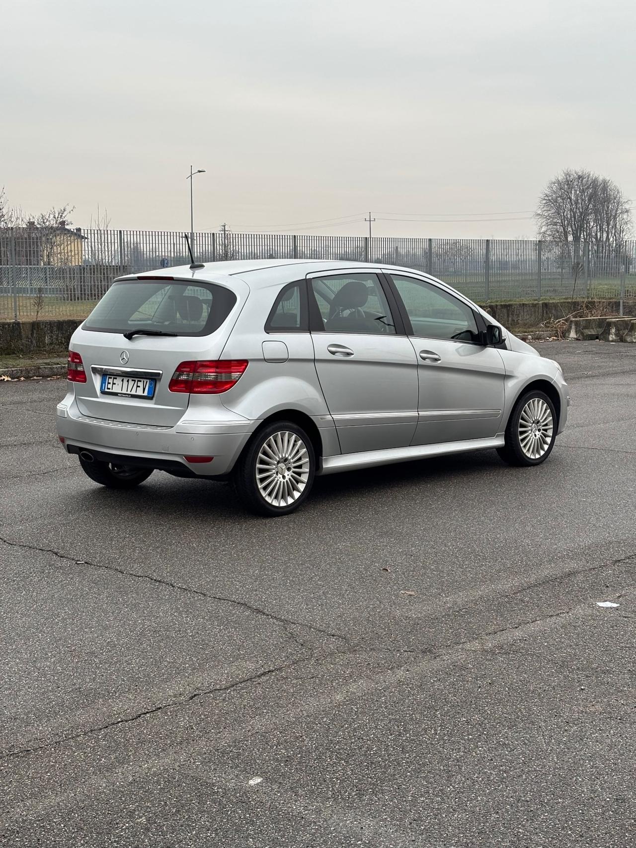 Mercedes-benz B 180 BlueEFFICIENCY