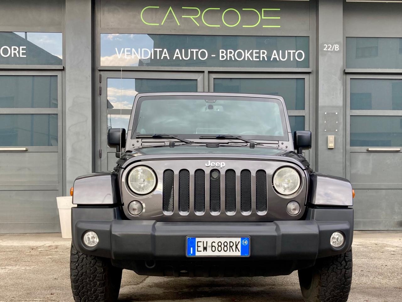 Jeep Wrangler Apple CarPlay, Soft Top