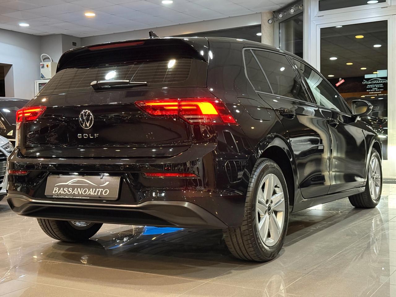 Volkswagen Golf VIII 2023 2.0 tdi Life 115cv dsg