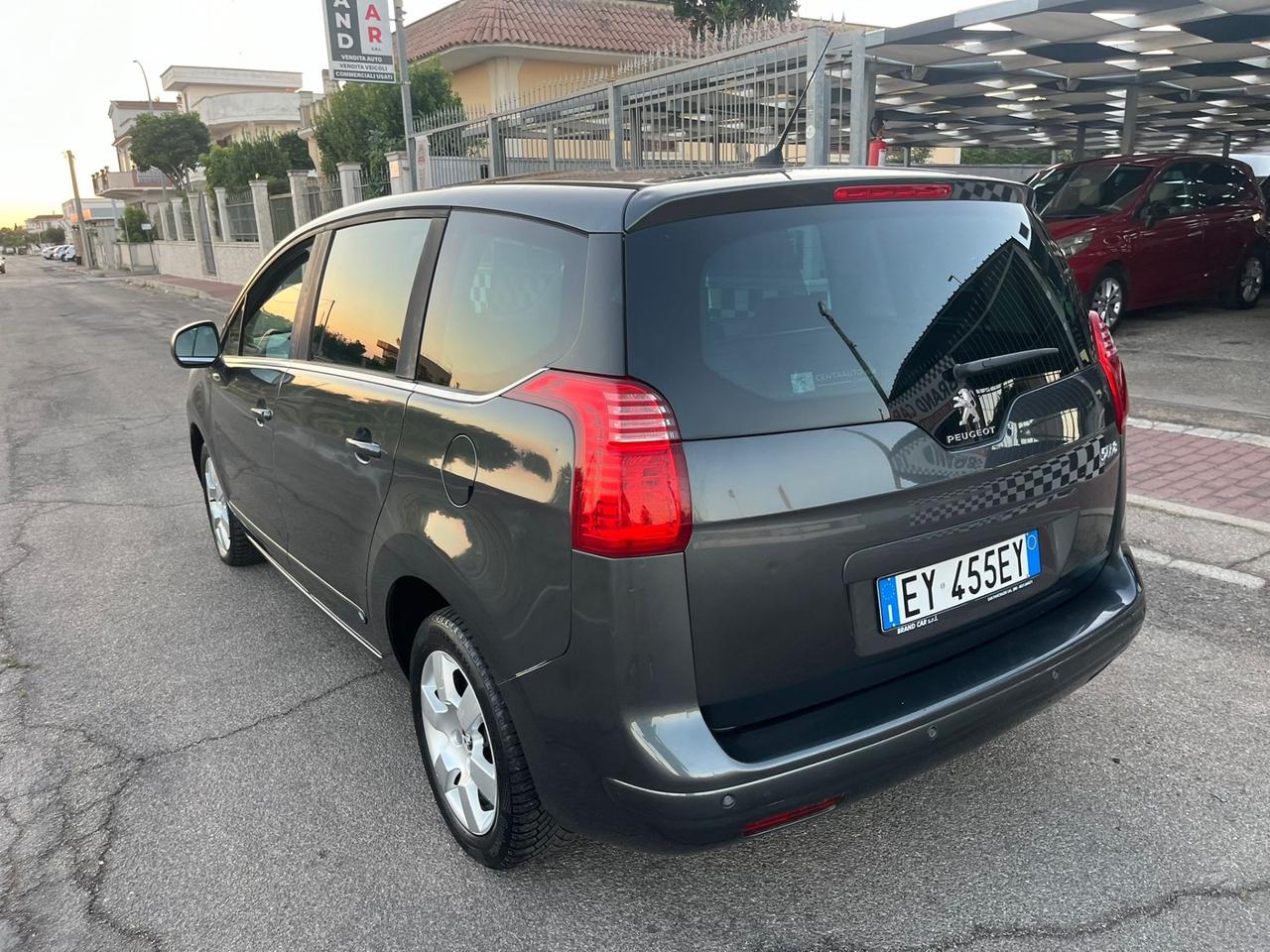 Peugeot 5008 1.6 HDi 115CV Allure Unipro 2015