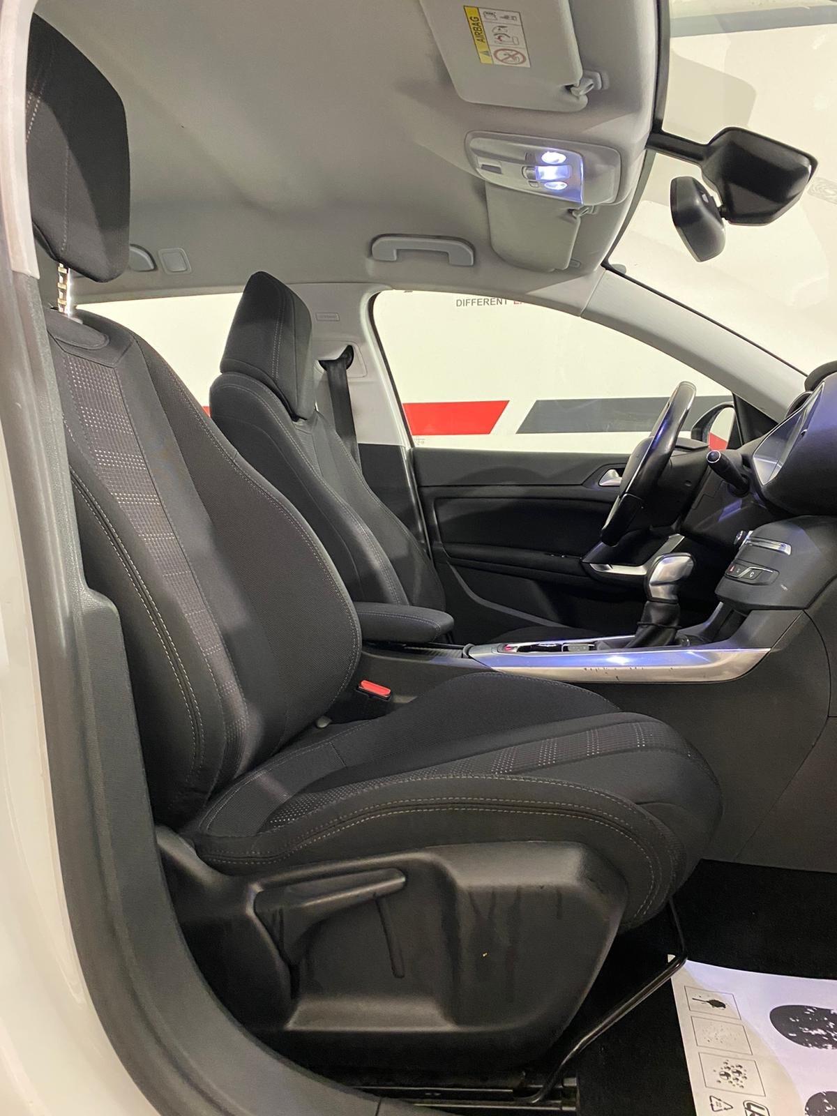 Peugeot 308 PureTech Turbo 130 *PER COMMERCIANTI *