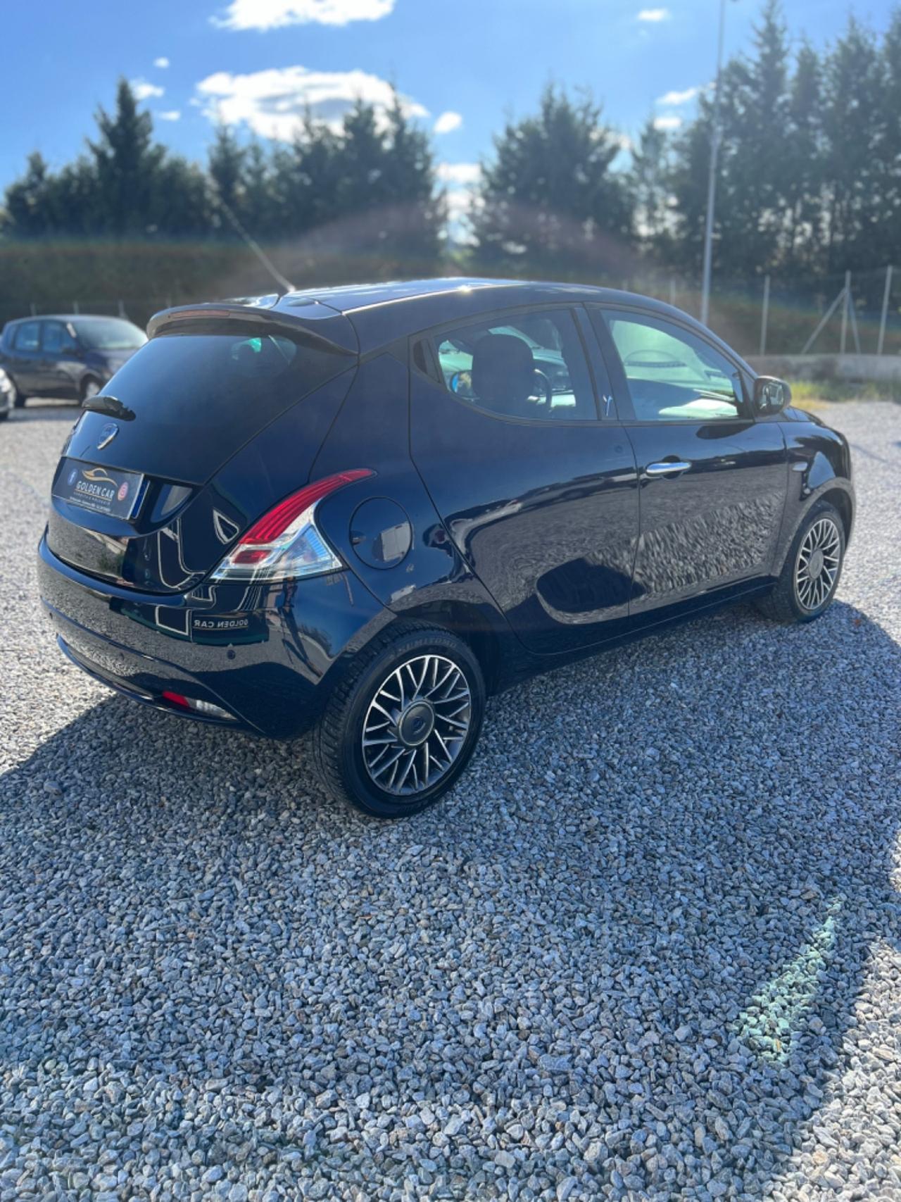 Lancia Ypsilon 1.3 MJT 16V 95 CV 5 porte