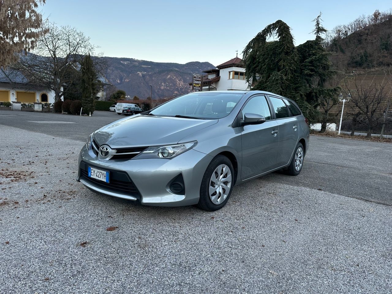 Toyota Auris 2015 photo 3