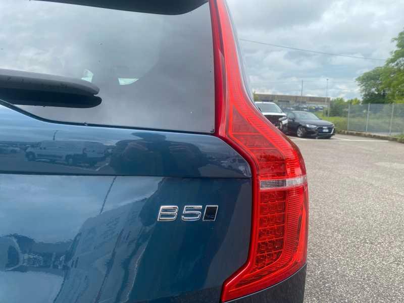 VOLVO XC90 2.0 b5 Momentum AwD GearTr.