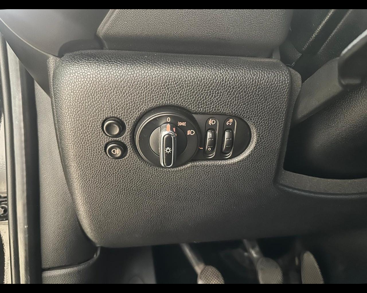 MINI Mini 5 porte (F55) - Mini 1.5 One 75 CV 5 porte