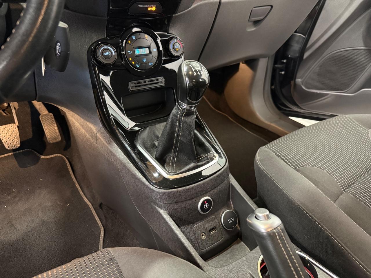 Ford Fiesta 1.4 5p. Bz.- GPL Titanium