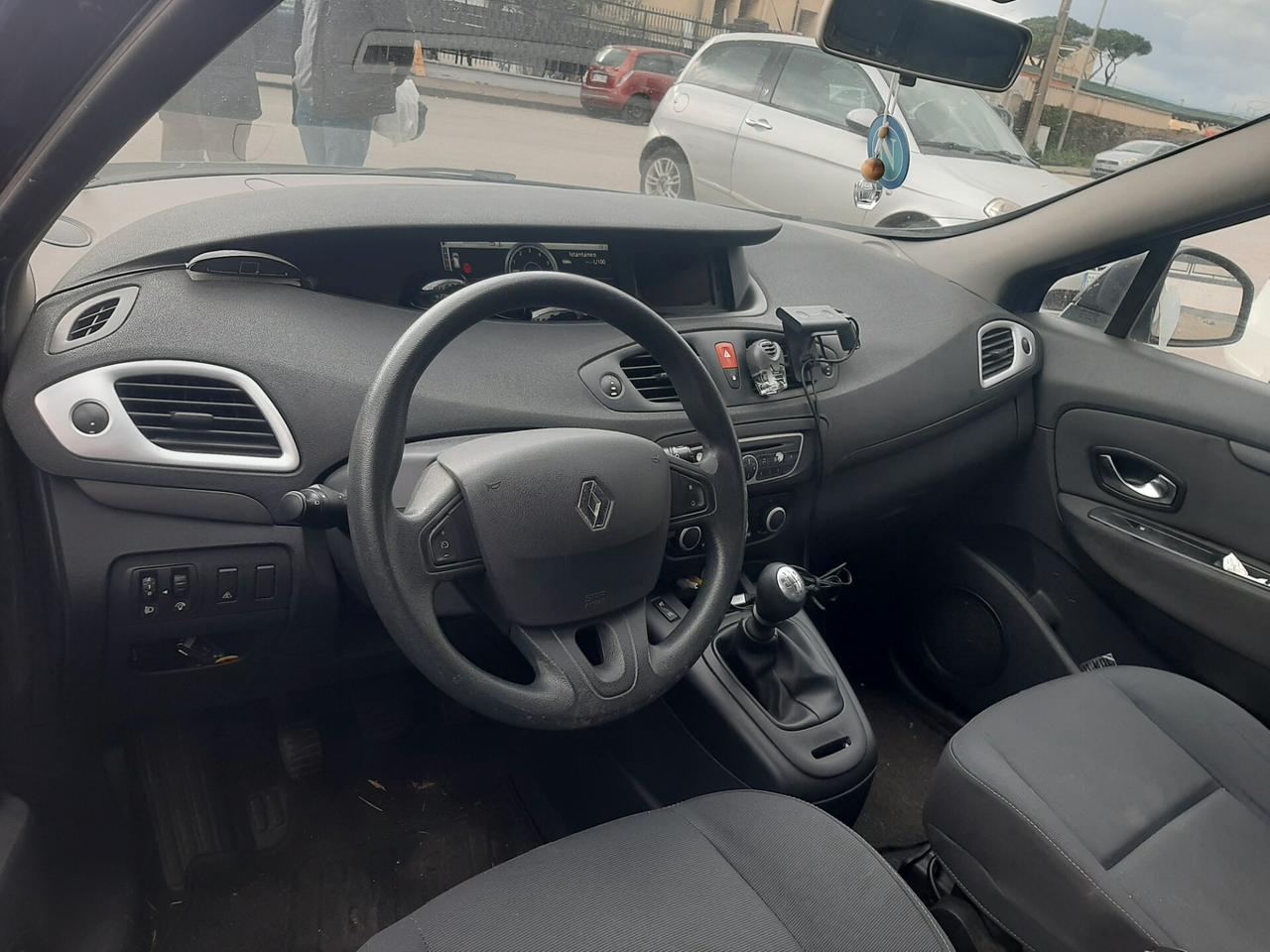 Renault Grand Scenic X-Mod 1.5 dCi 110CV Confort