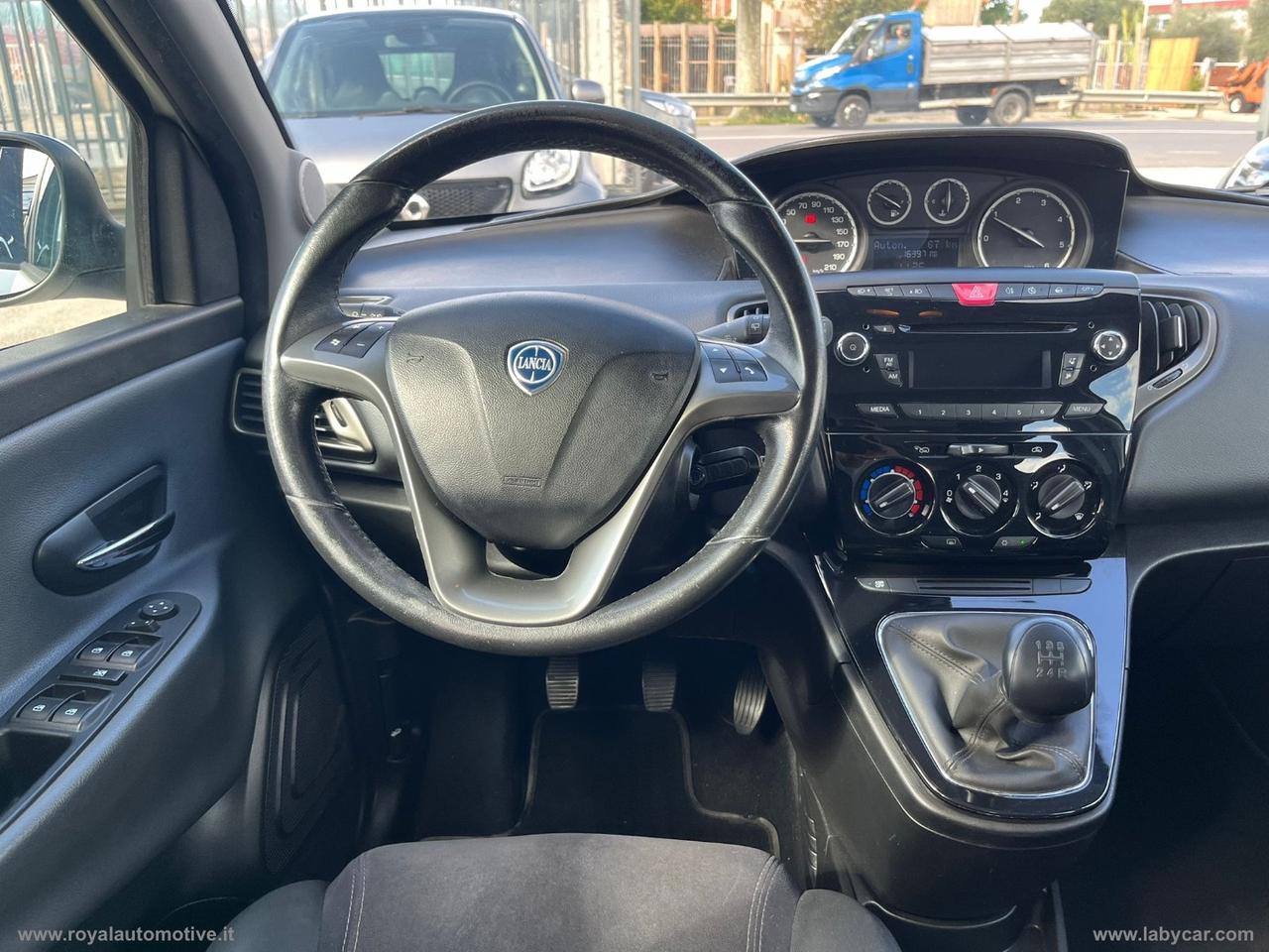 LANCIA Ypsilon 1.3 MJT 95 CV 5p. S&S Platinum TETTO