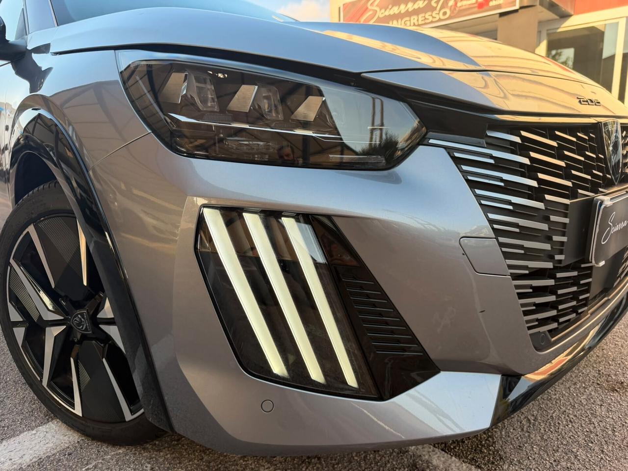 Peugeot 208 1.2 GT HYBRID 145 E-DCS6