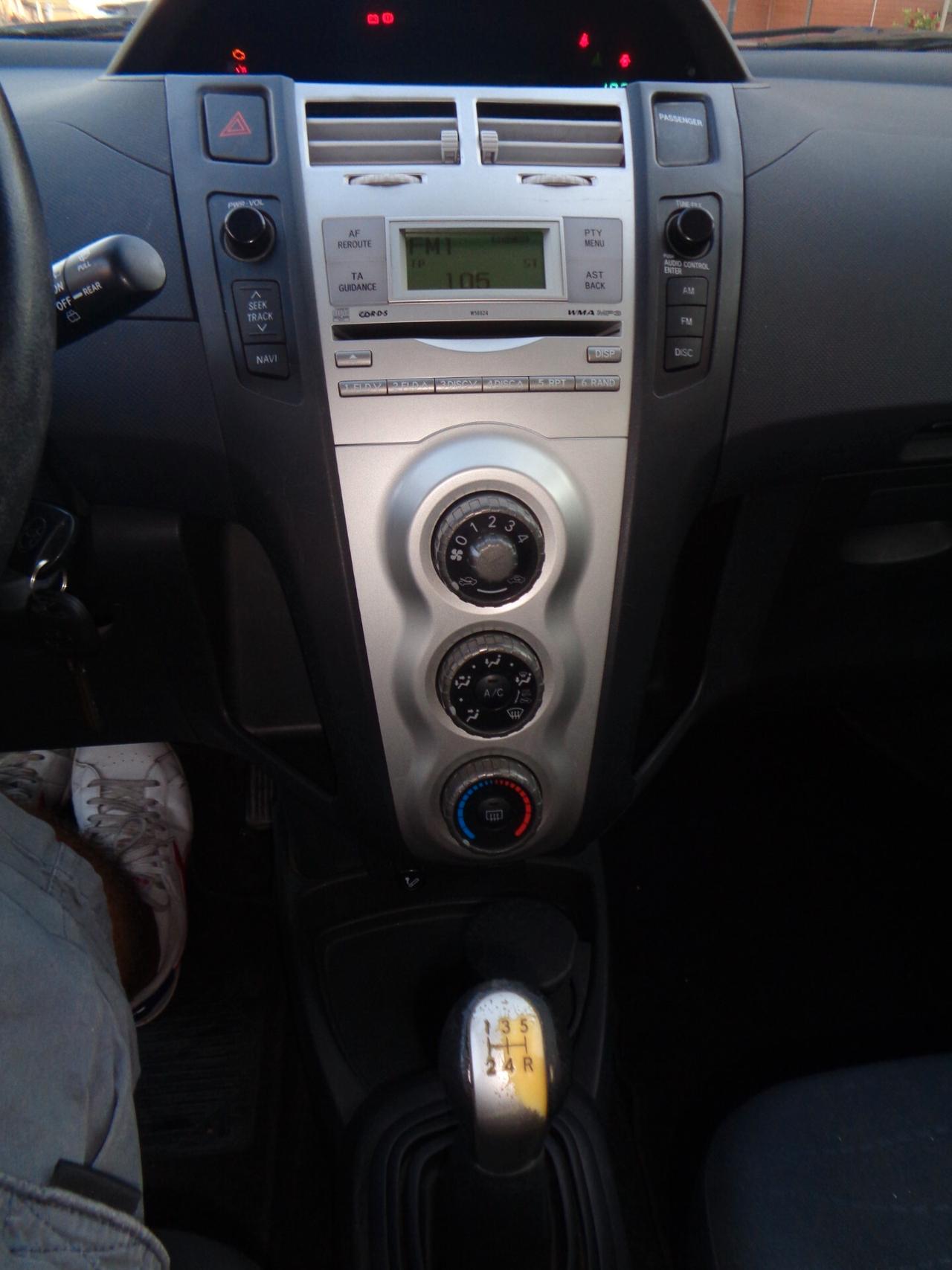 Toyota Yaris 1.0 5 porte Sol