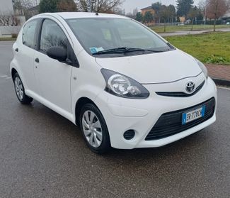 Toyota Aygo 1.0 12V VVT-i 5 porte Cool Soda Connect