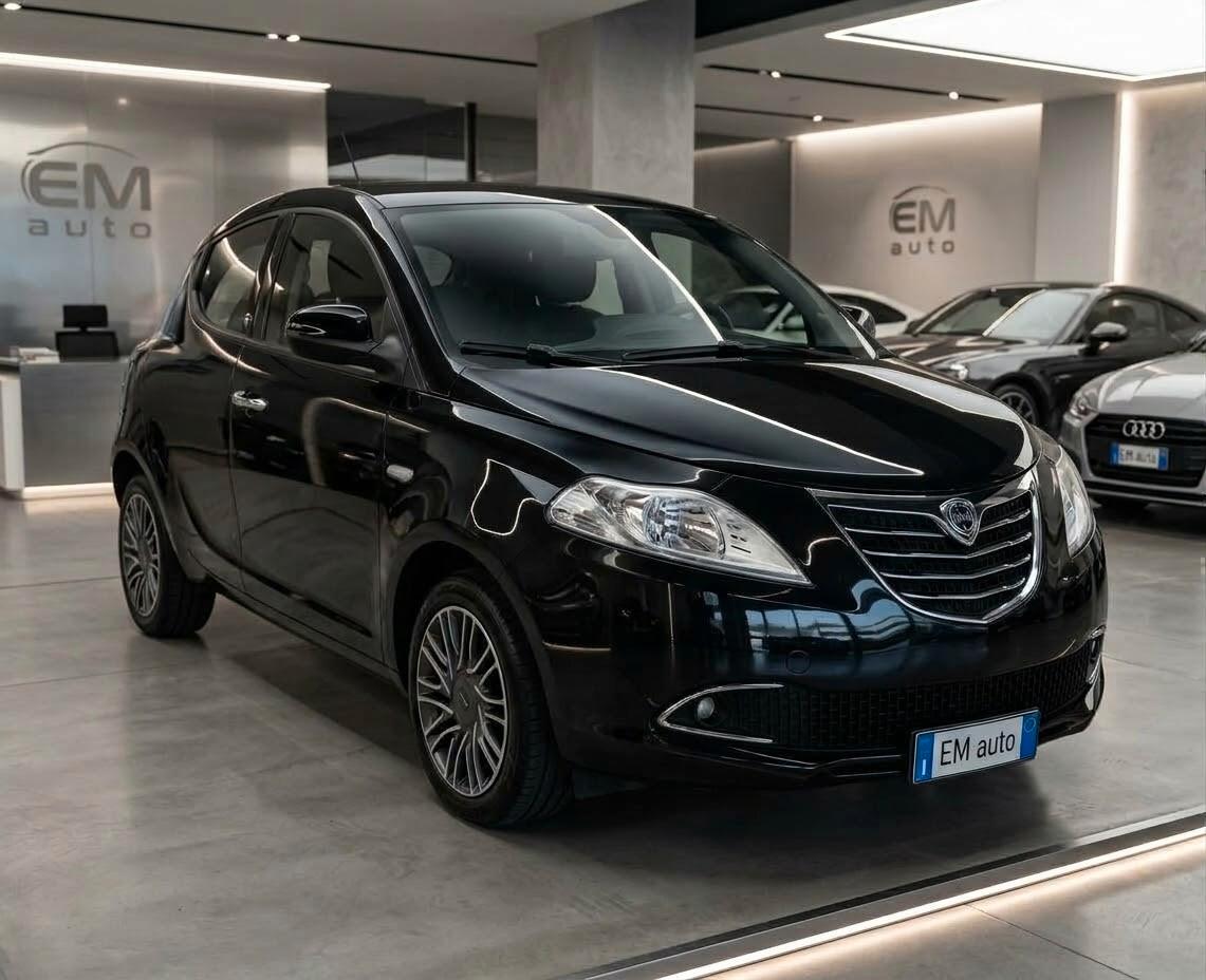 Lancia Ypsilon 1.0 FireFly 5 porte S&S Hybrid Gold