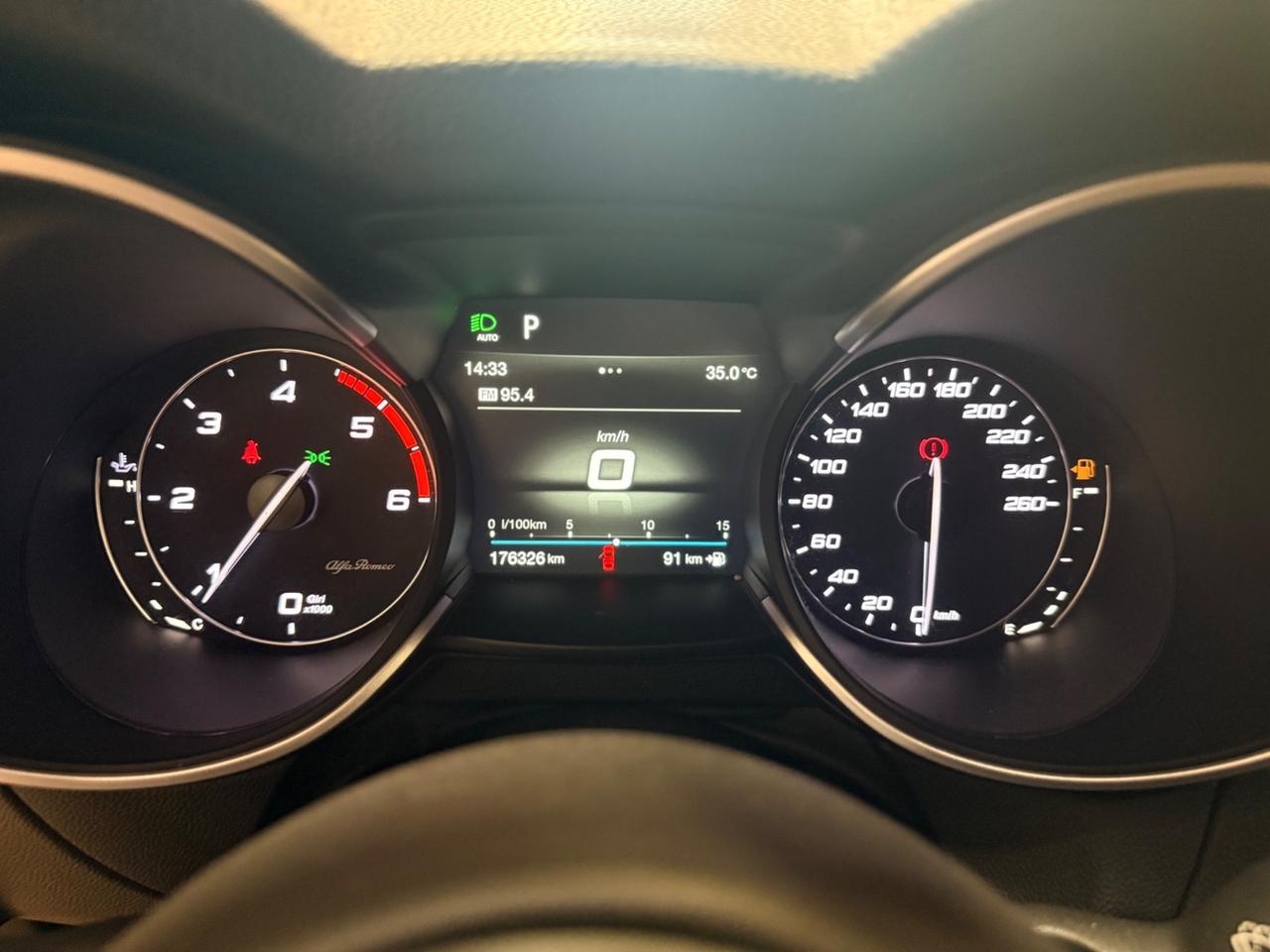 Alfa Romeo Stelvio 2.2 Turbodiesel 160 CV AT8 RWD Sport-Tech