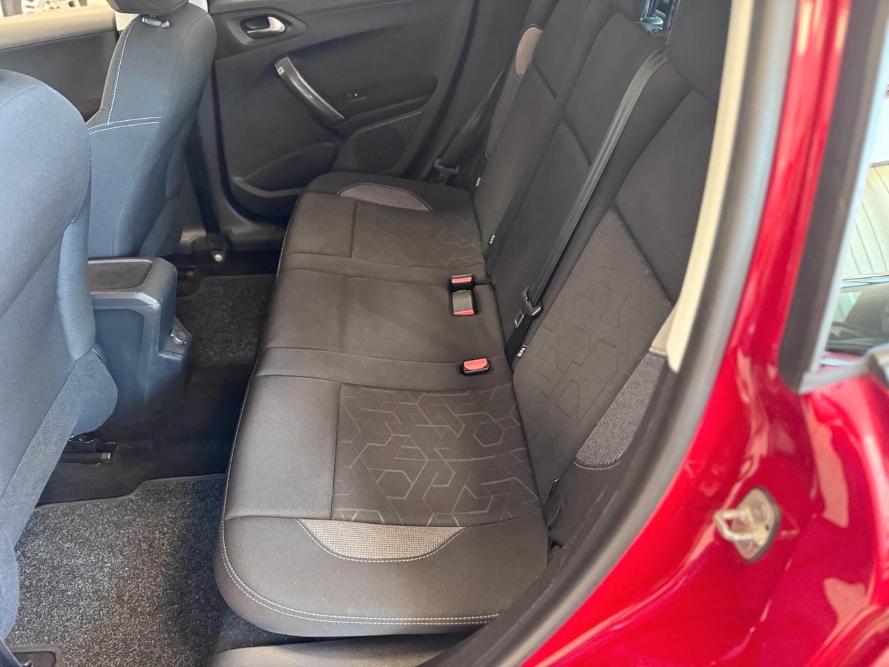 Peugeot 2008 BlueHDi 100 Allure