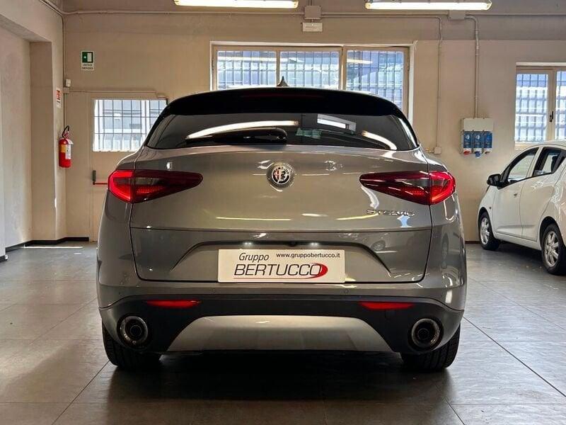 Alfa Romeo Stelvio 2.2 Turbodiesel 160 CV AT8 RWD Sport-Tech