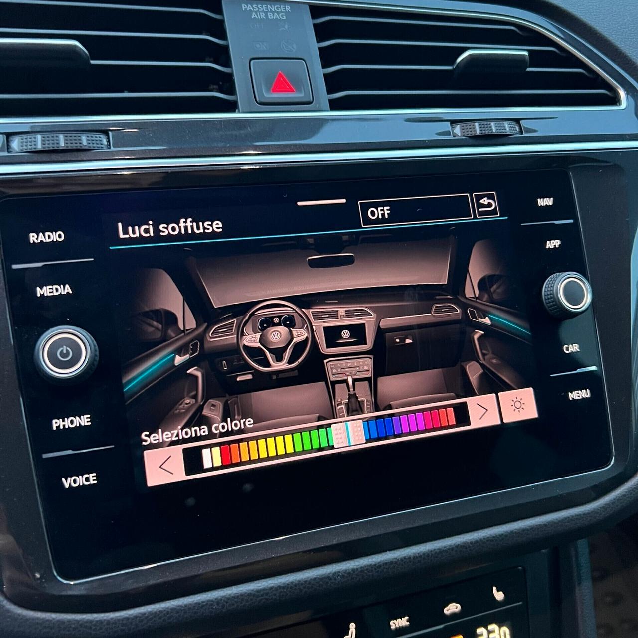 Volkswagen Tiguan 2.0 150CV DSG RLINE CAMERA APPLE CAR PLAY MATRIX