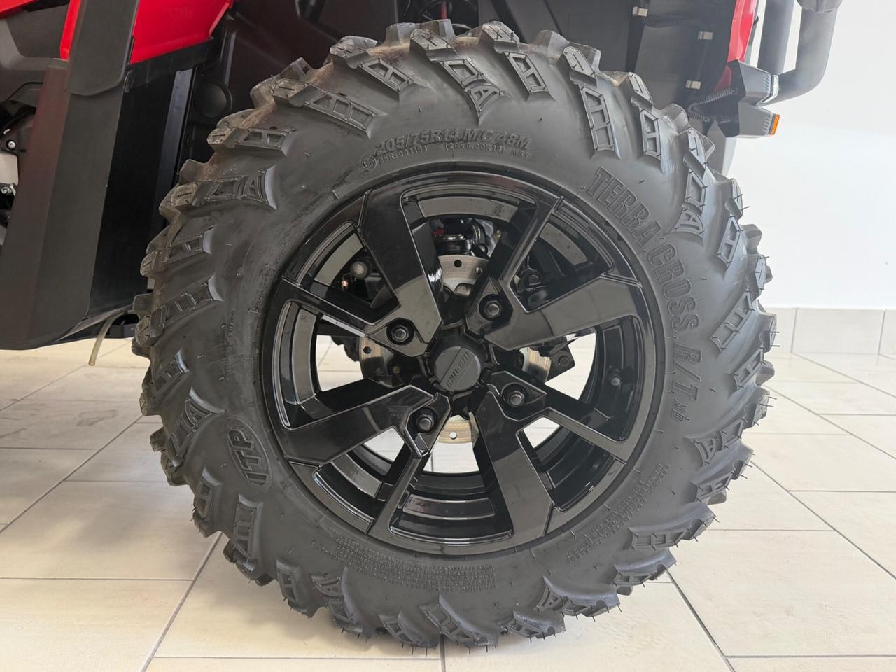 Can Am Outlander 1000 Max. 698 km