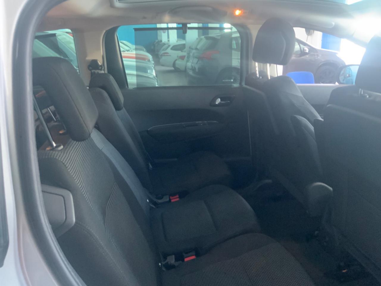 Peugeot 5008 2.0 HDi 150CV Féline