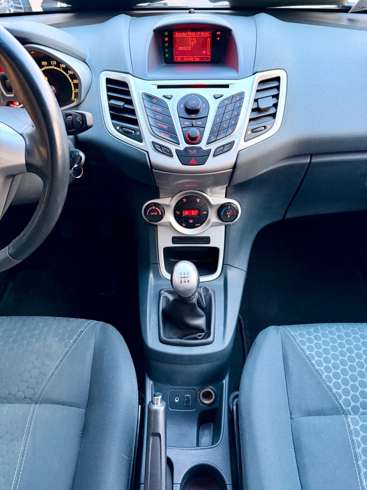 Ford Fiesta 1.4tdci 50kw Titanium OK NEOPATENTATI