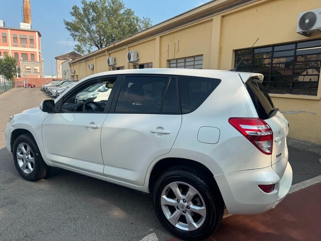 Toyota RAV 4 RAV4 Crossover 2.2 D-4D 150 CV DPF Exclusive