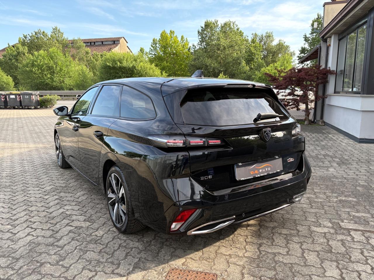 Peugeot 308 BlueHDi 130 S&S EAT8 SW Allure
