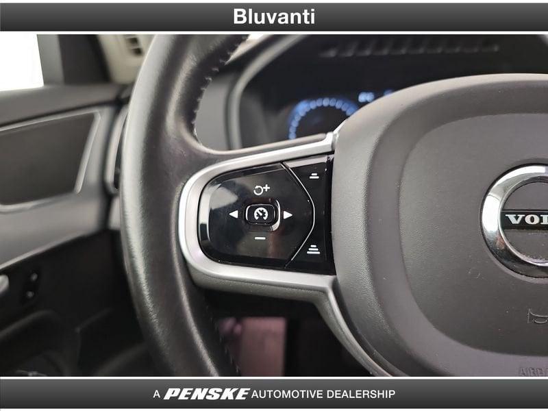 Volvo XC90 D5 AWD Geartronic 7 posti Momentum