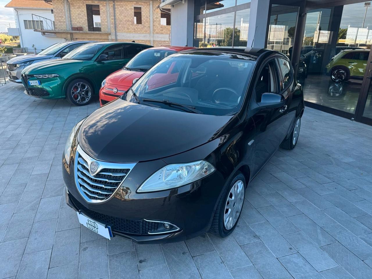 Lancia Ypsilon 1.3 MJT 95 CV 5 porte