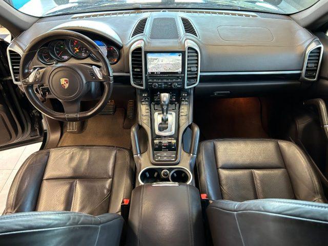 PORSCHE Cayenne 3.0 Diesel - BOOK SERVICE