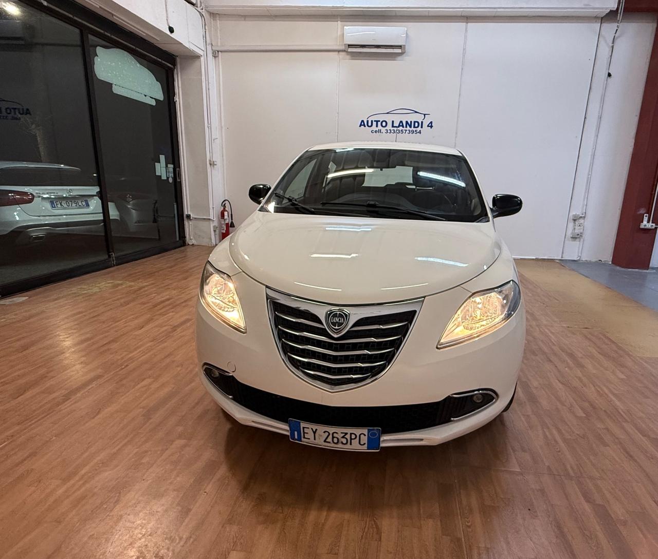 Lancia Ypsilon 0.9 TwinAir 85 CV 5 porte Metano Ecochic Gold