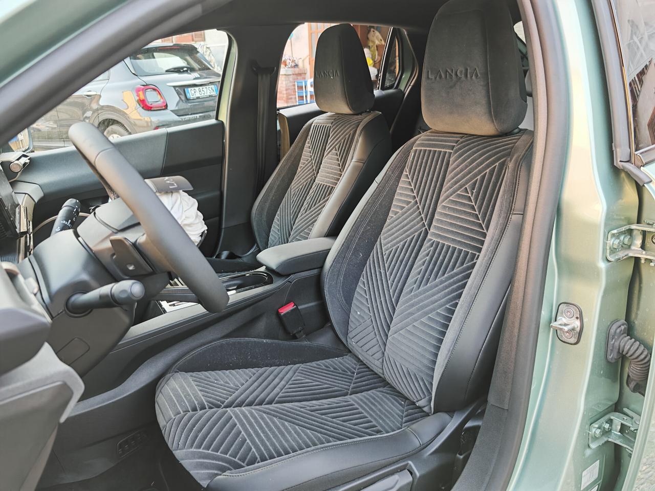 Lancia Ypsilon 1.2 100cv Hybrid e-DCT LX