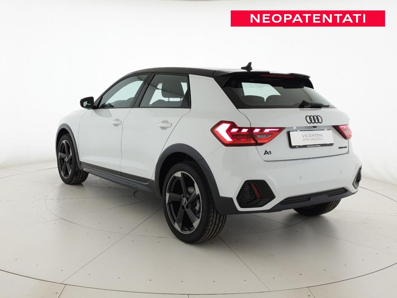 Allstreet 30TFSI 116CV S tronic Identity Contrast