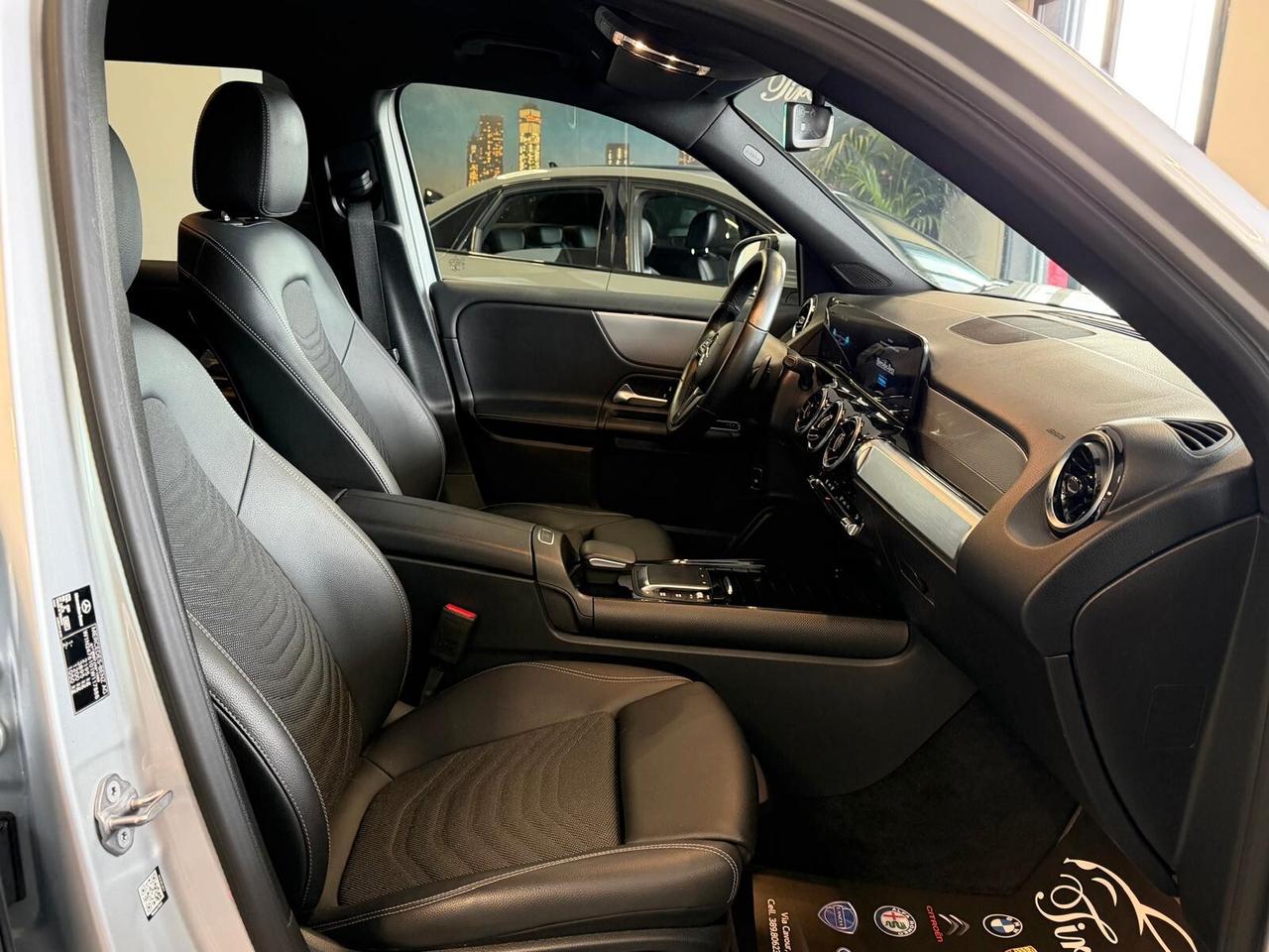 MERCEDES-BENZ GLB 180D SPORT 2.0 116CV PELLE NAVI CAM ANNO 2021