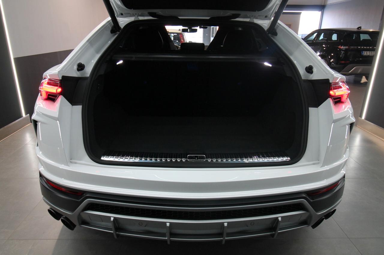 LAMBORGHINI URUS 4.0 650 CV