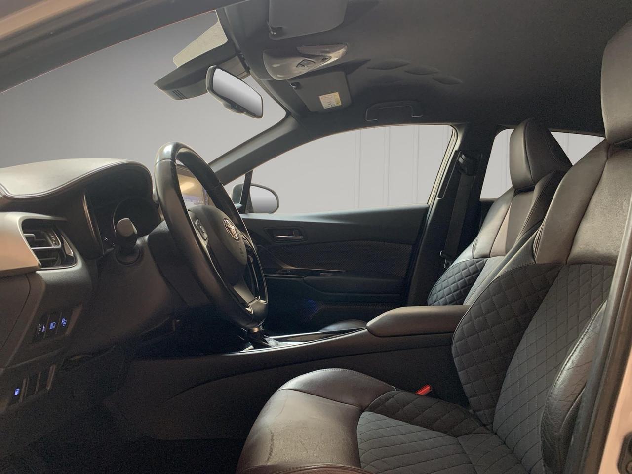 Toyota C-HR 1.8h Lounge 2wd e-cvt