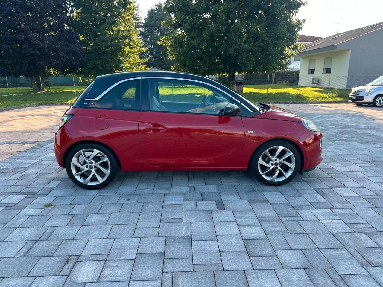 Opel Adam 1.4 87 CV White/Black Link