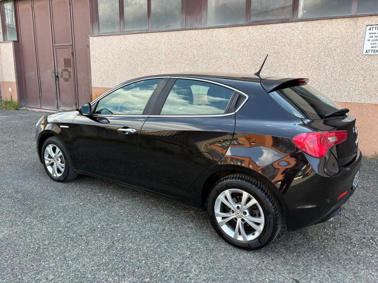 Alfa Romeo Giulietta 1.6 JTDm-2 105 CV Distinctive