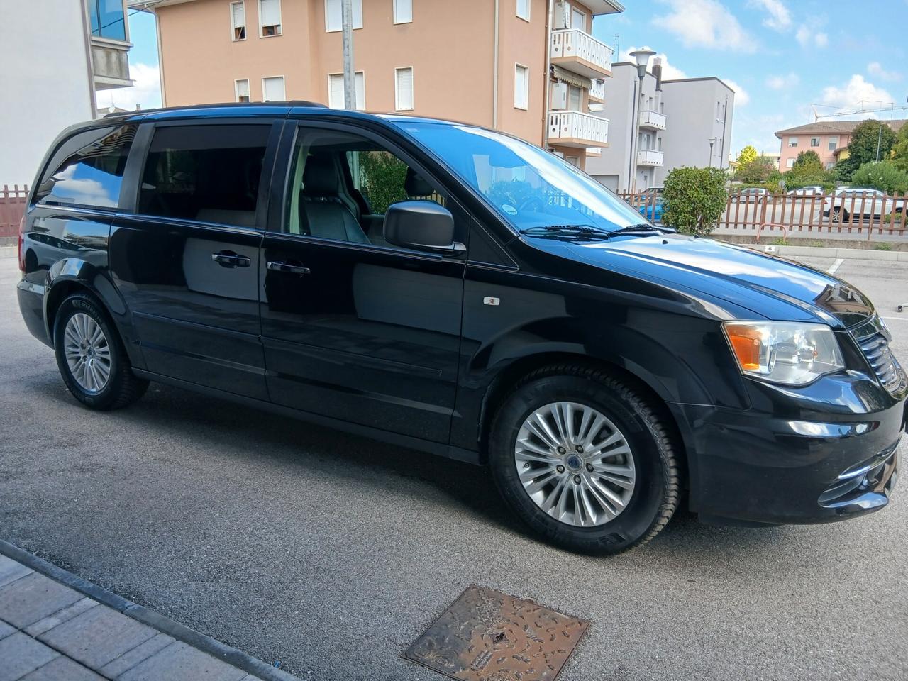 Lancia Voyager 2.8 Turbodiesel Gold 163 cv Automatica 7 posti pronta consegna