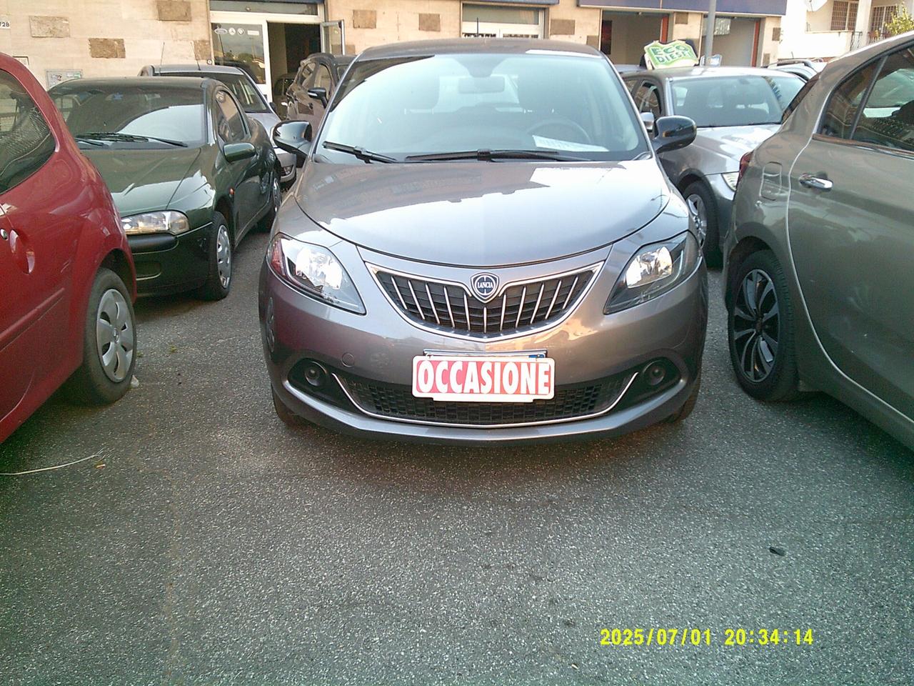 Lancia Ypsilon 1.0 FireFly 5 porte S&S Hybrid Silver