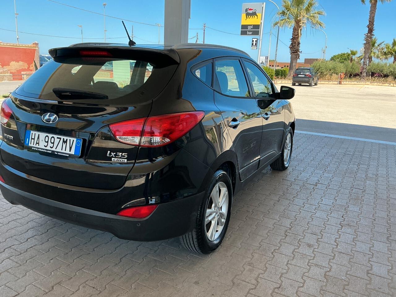 HYUNDAI X35