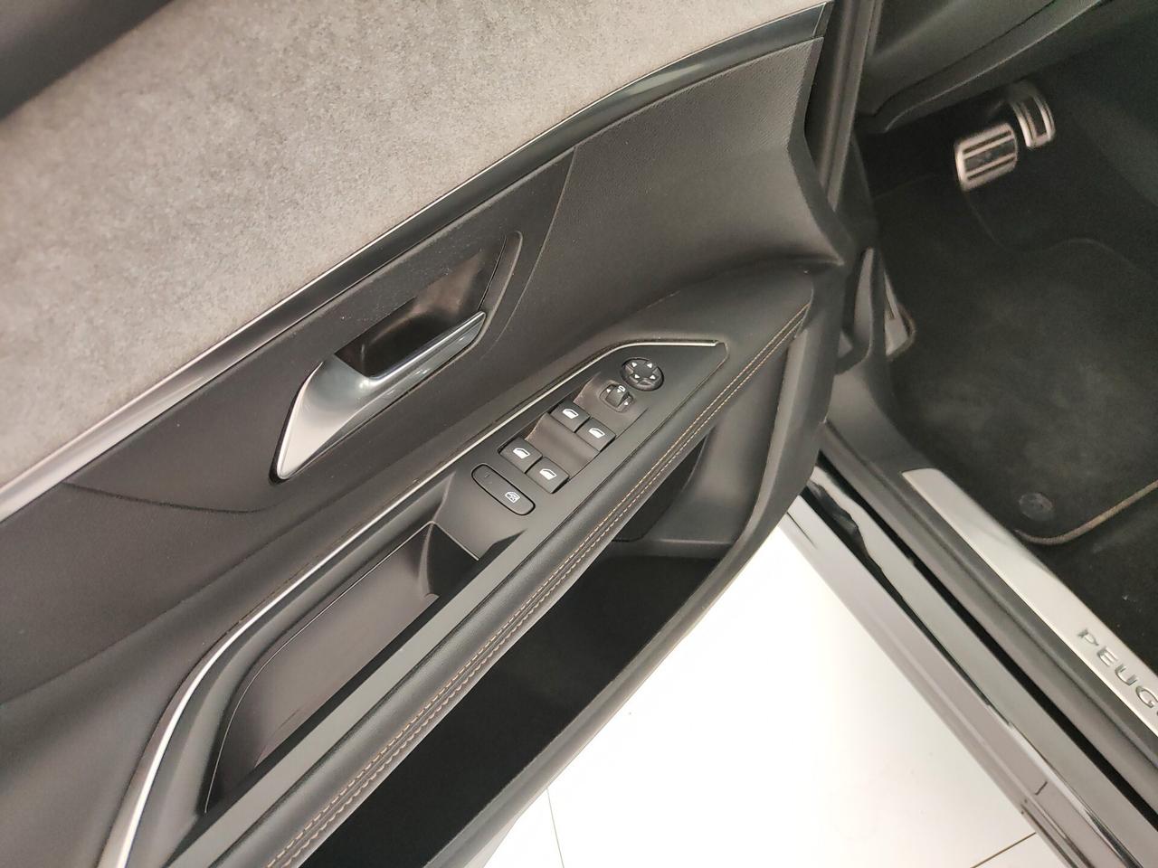 Peugeot 3008 Hybrid 136 e-DCS6 GT