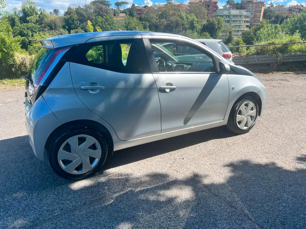 Toyota Aygo 5 Porte Aygo 5p 1.0 x-pure m-mt