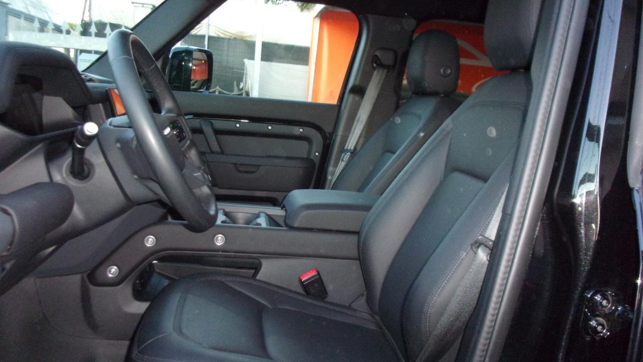 Land Rover Defender 110 3.0D I6 250 CV AWD Auto X-Dynamic SE