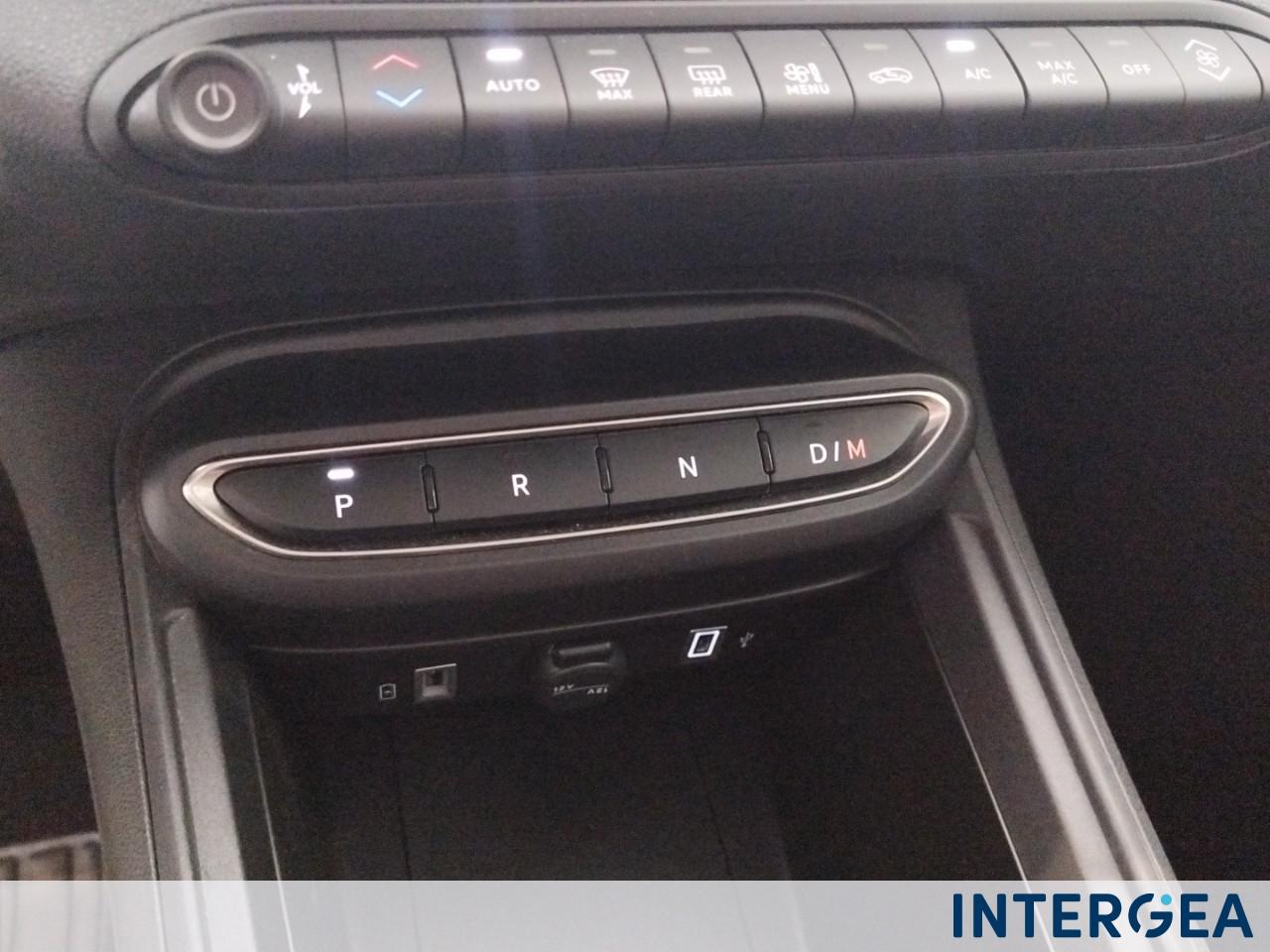 JEEP Avenger 1.2 turbo e-hybrid mhev Altitude fwd