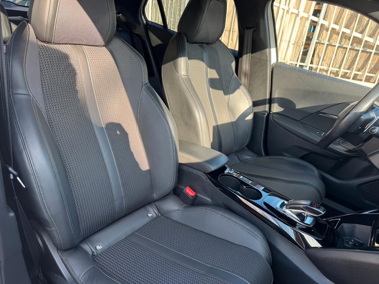 99000km Peugeot 2008 BlueHDi 130 EAT8 GT Line 2020