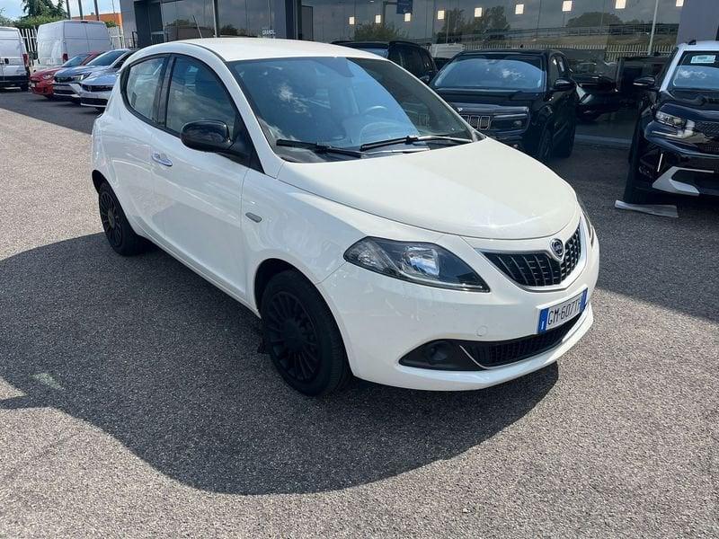 Lancia Ypsilon Ypsilon 1.0 FireFly 5 porte S&S Hybrid Silver