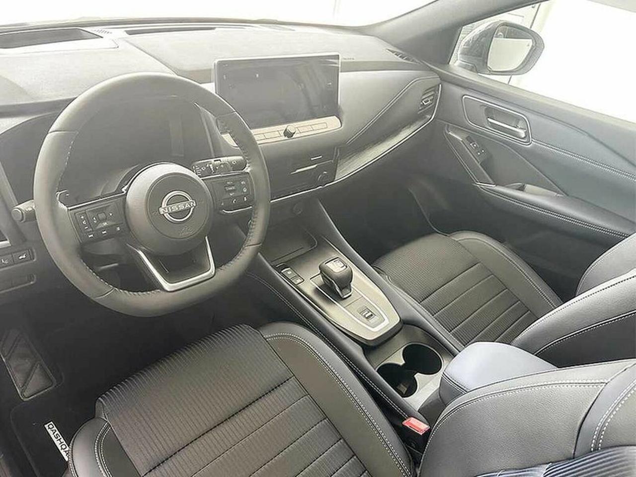 Nissan Qashqai 1.3 mhev tekna 2wd 158cv xtronic