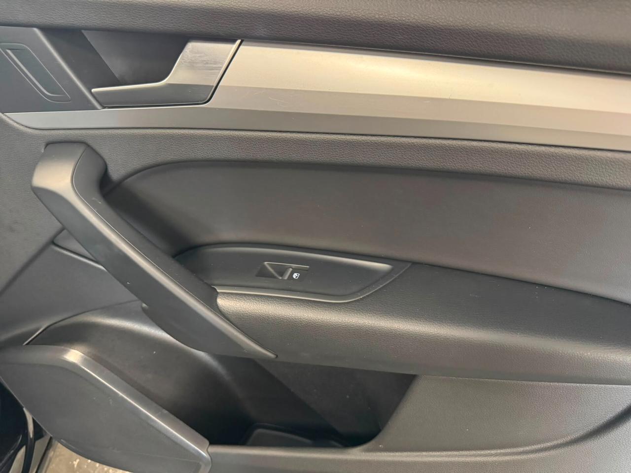 Audi Q5 SPB 40 TDI quattro S tronic Identity Black