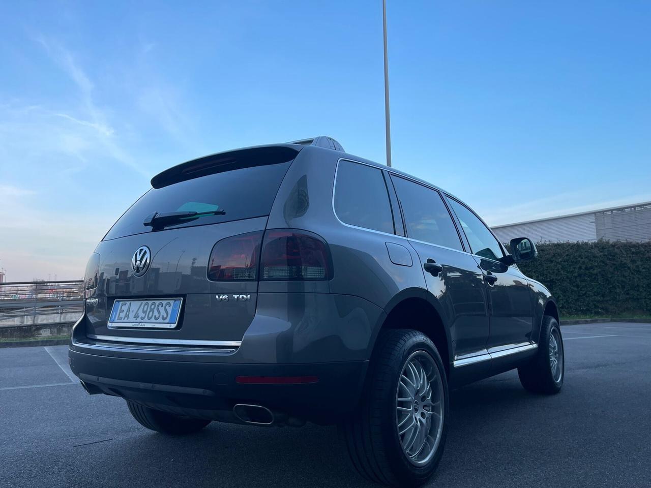 Volkswagen Touareg 240CV 3.0 TDI DPF V6 tip. Executive